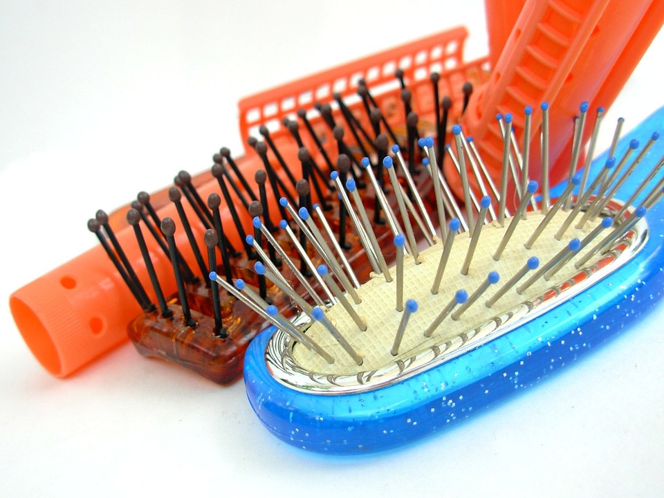 How to use natural bristle hair brush?